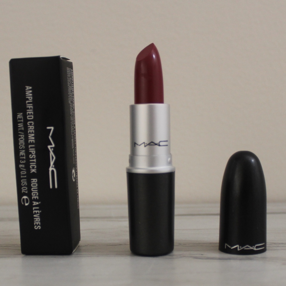 MAC COSMETICS VIOLETTA A72